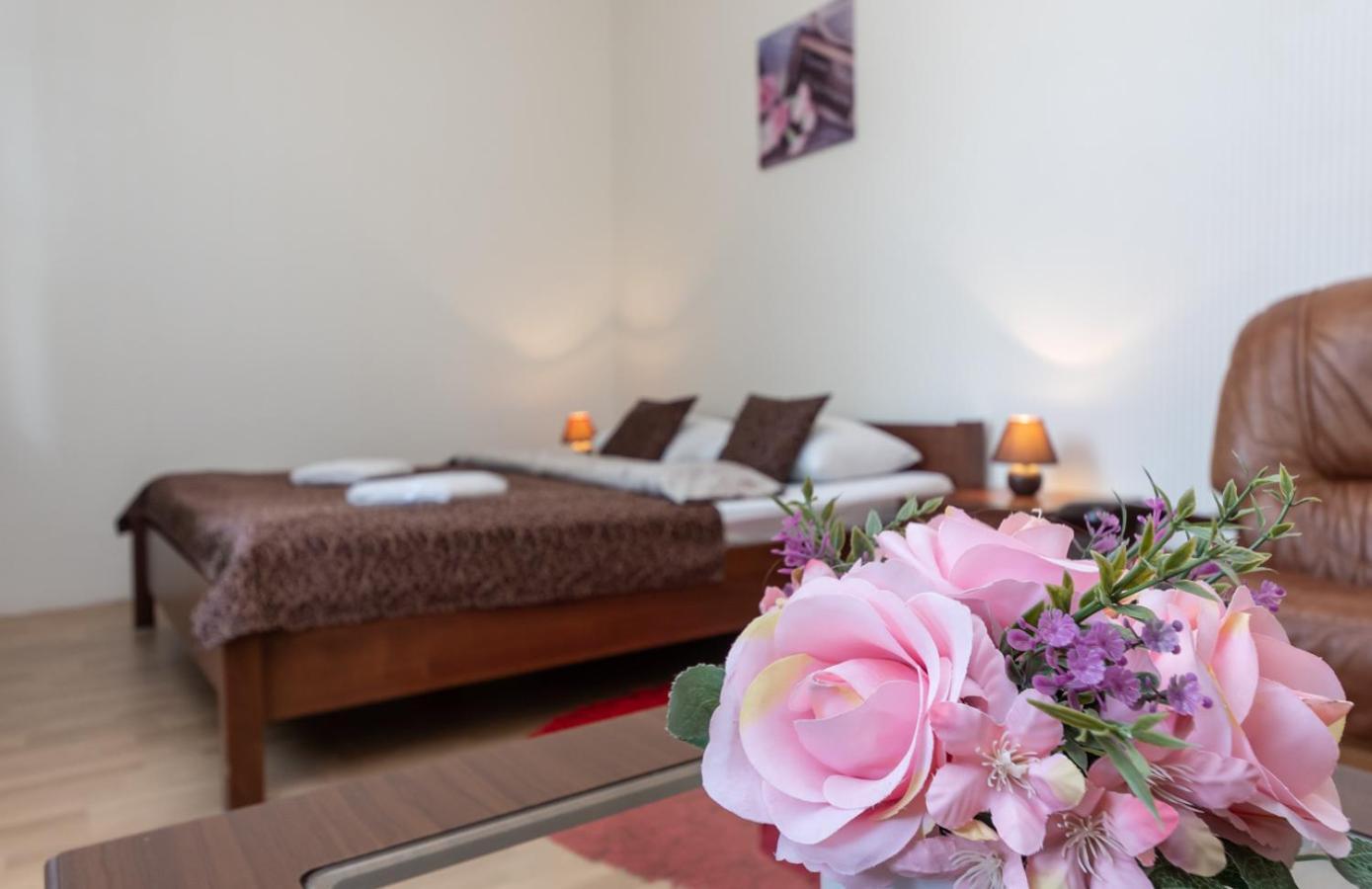 Mini-Hotel Guest Residence Киев Экстерьер фото